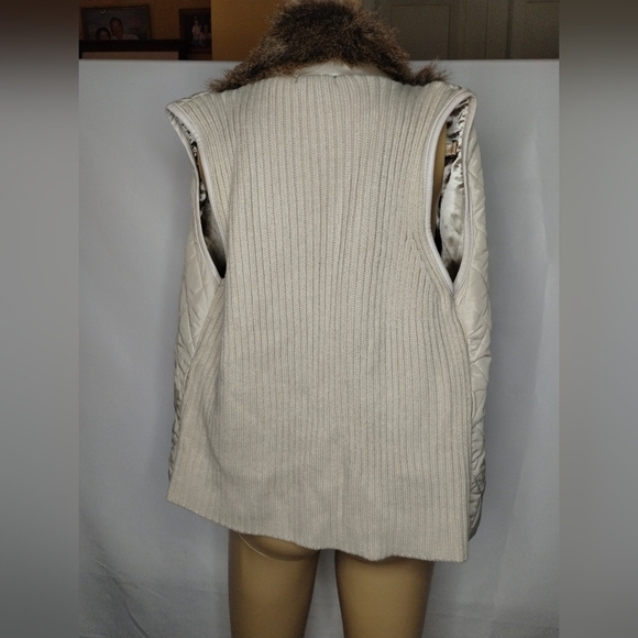 Xoxo women's knitted quilted size medium vest with faux fur - Picture 7 of 9